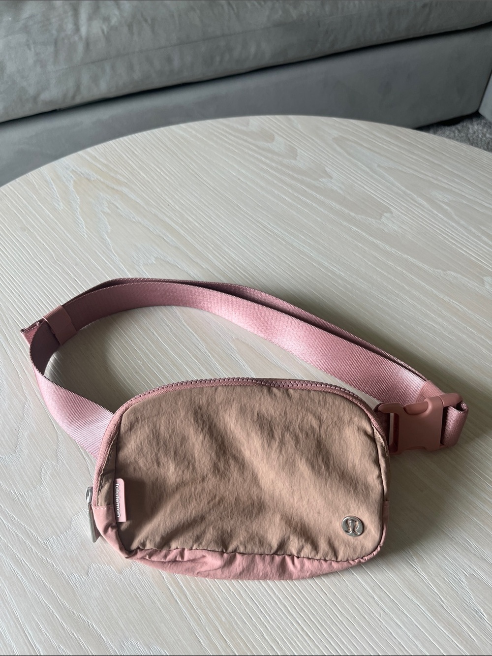 lululemon athletica dusty rose pink waist bag